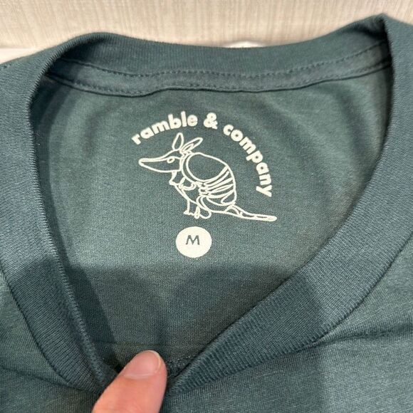 Ramble & Co Slow Down Look Around Tshirt Size Medium - Picture 5 of 6